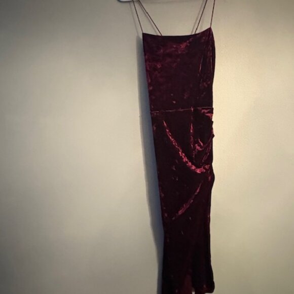 Almost Famous Burgundy Crushed Velvet Wrap Dress - Picture 1 of 3